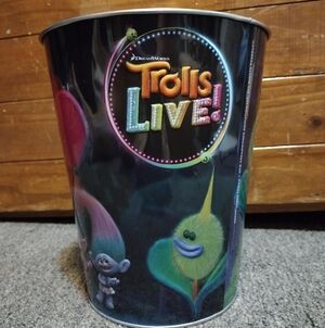 DreamWorks Trolls Live! Tin Metal Bucket